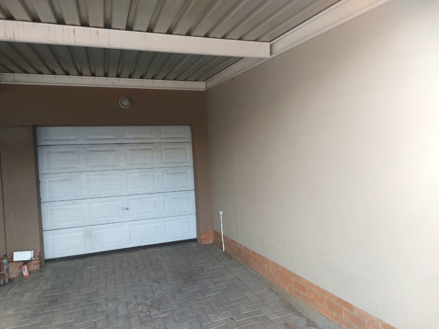3 Bedroom Property for Sale in Waterval East North West